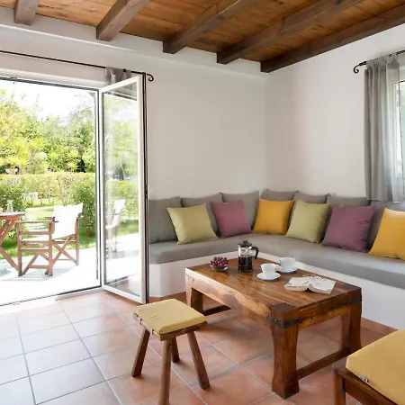 Villa Mousses - Bifamiliare Polymiha *